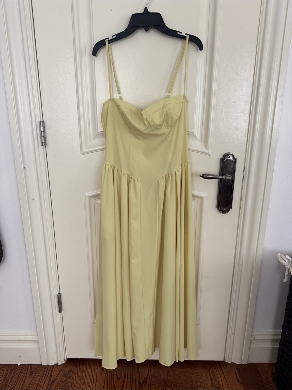 Elegant Pale Yellow Spaghetti Strap Midi Dress